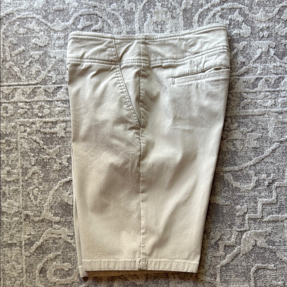 IZOD Women’s Golf Shorts